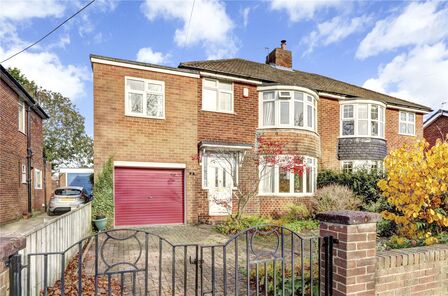 Warwick Drive, 4 bedroom Semi Detached House for sale, £250,000