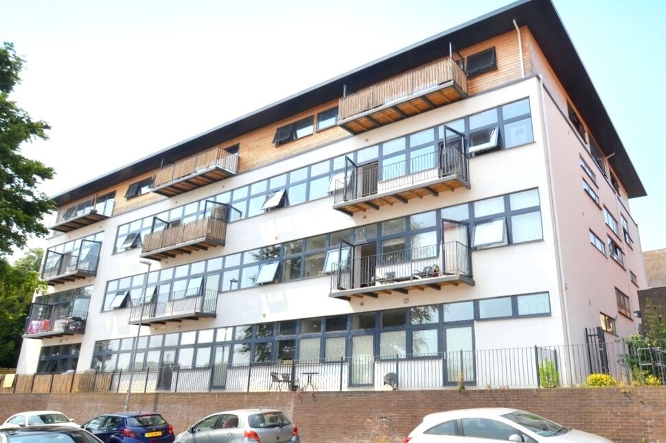 Main image of 2 bedroom  Flat to rent, Queen Street, Wellingborough, Northamptonshire, NN8