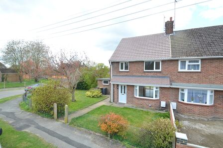 South Grove, 3 bedroom Semi Detached House to rent, £1,495 pcm