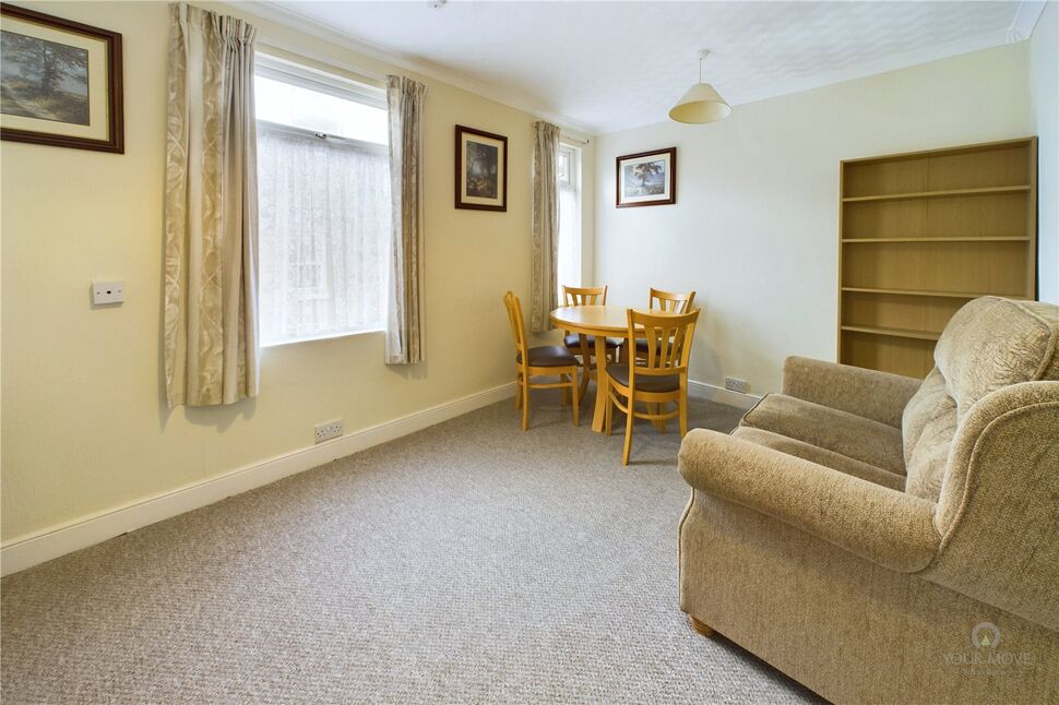 Main image of 2 bedroom Mid Terrace Flat for sale, Leicester Street, Kettering, Northamptonshire, NN16