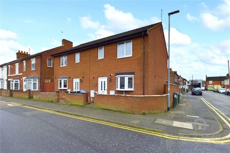 Mill Road, 3 bedroom Semi Detached House to rent, £1,200 pcm