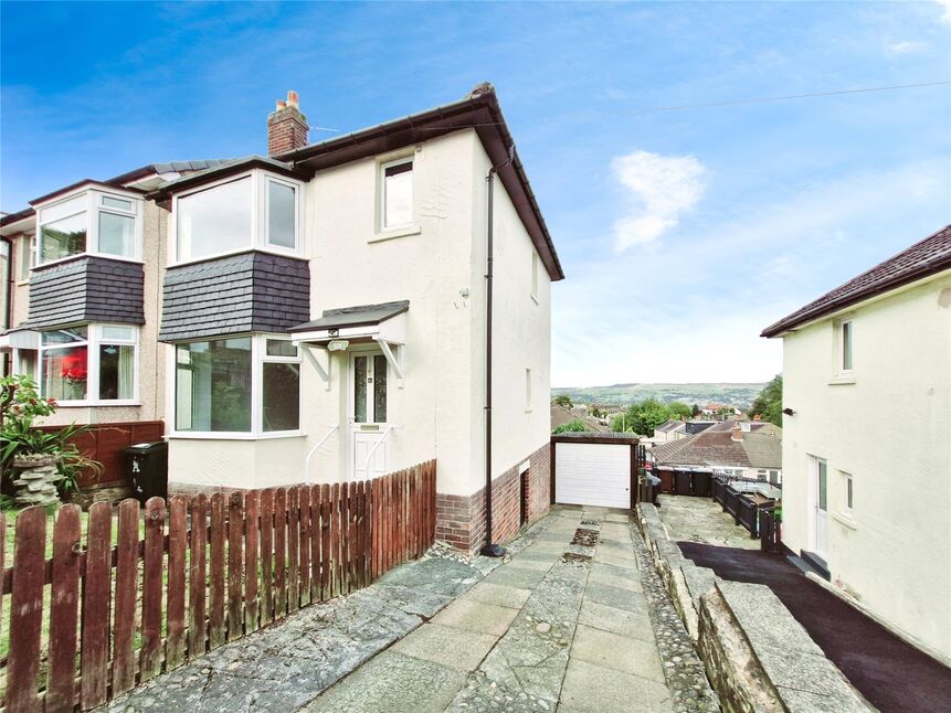 Main image of 3 bedroom Semi Detached House to rent, Oakbank Drive, Keighley, West Yorkshire, BD22