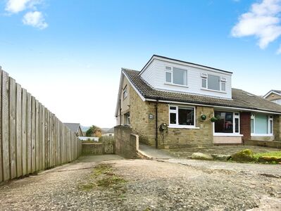 Ogden Crescent, 4 bedroom Semi Detached House for sale, £295,000