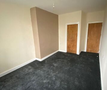 2 bedroom  Flat to rent