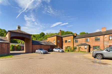 3 bedroom Mid Terrace House for sale