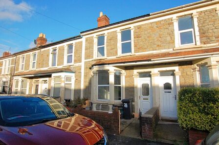 3 bedroom Mid Terrace House to rent