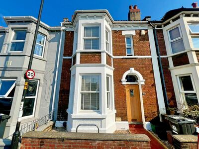 4 bedroom Mid Terrace House for sale