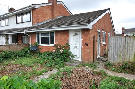 2 bedroom End Terrace Bungalow for sale