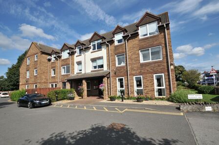 Bath Road, 1 bedroom  Flat for sale, £95,000