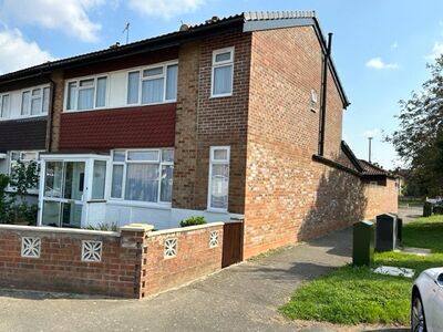 3 bedroom End Terrace House to rent