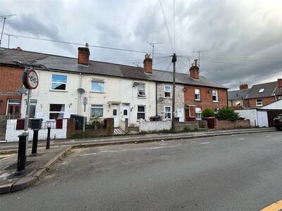 3 bedroom Mid Terrace House for sale