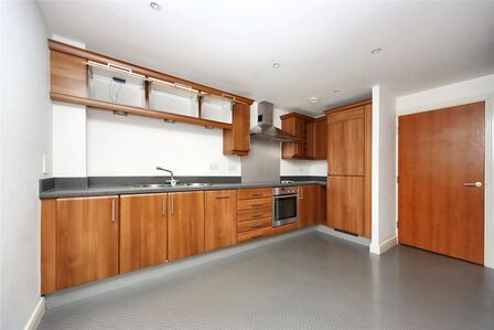 Cameronian Square, 2 bedroom  Flat for sale, £109,950