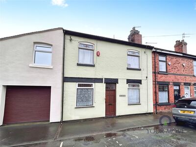 3 bedroom Mid Terrace House for sale