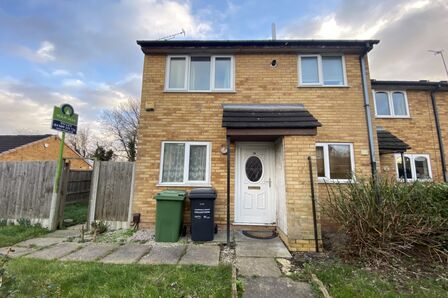 Roundhill Way, 1 bedroom  House to rent, £675 pcm