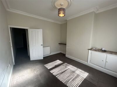 2 bedroom Mid Terrace House to rent