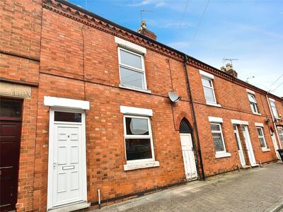 2 bedroom Mid Terrace House for sale