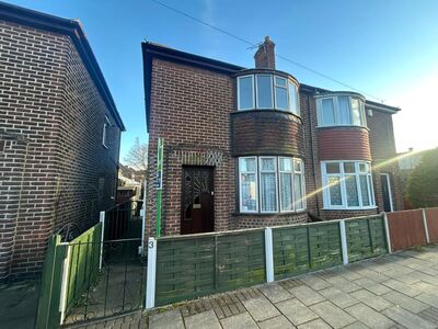 Glebe Street, 3 bedroom Semi Detached House for sale, £200,000