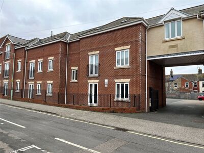 Lowestoft, 2 bedroom  Flat to rent, £600 pcm