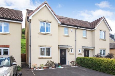 Foxhills Close, 3 bedroom Semi Detached House for sale, £300,000