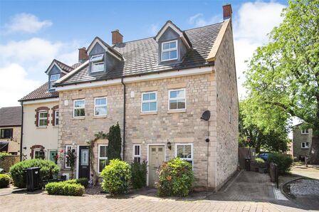 Millards Hill, 3 bedroom End Terrace House for sale, £300,000