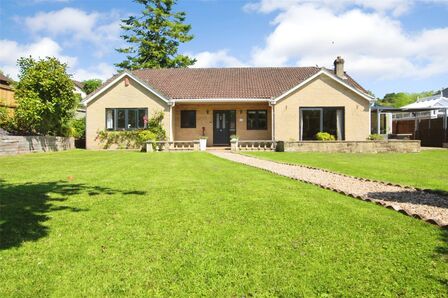 4 bedroom Detached Bungalow for sale