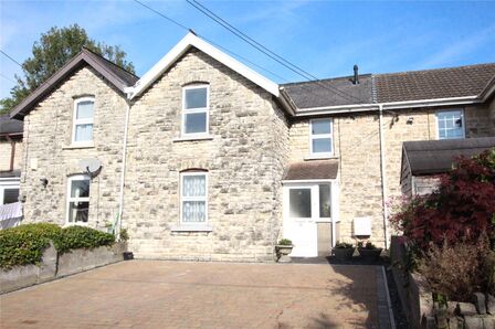 2 bedroom Mid Terrace House for sale