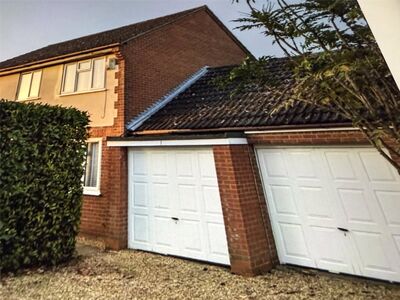 4 bedroom Detached House to rent