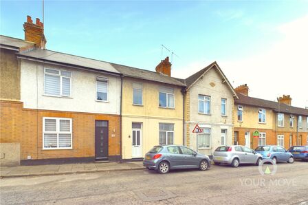 2 bedroom Mid Terrace House for sale