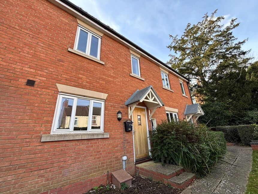 Main image of 3 bedroom Mid Terrace House for sale, Kettering Road, Rothwell, Northamptonshire, NN14