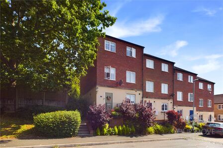 4 bedroom End Terrace House for sale