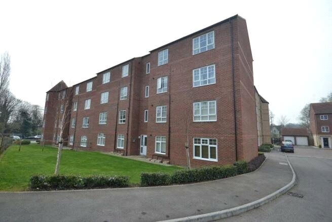 Main image of 2 bedroom  Flat to rent, Wildacre Drive, Northampton, Northamptonshire, NN3