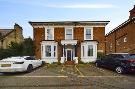 Billing Road, 1 bedroom  Flat to rent, £1,050 pcm