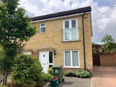 4 bedroom Semi Detached House to rent