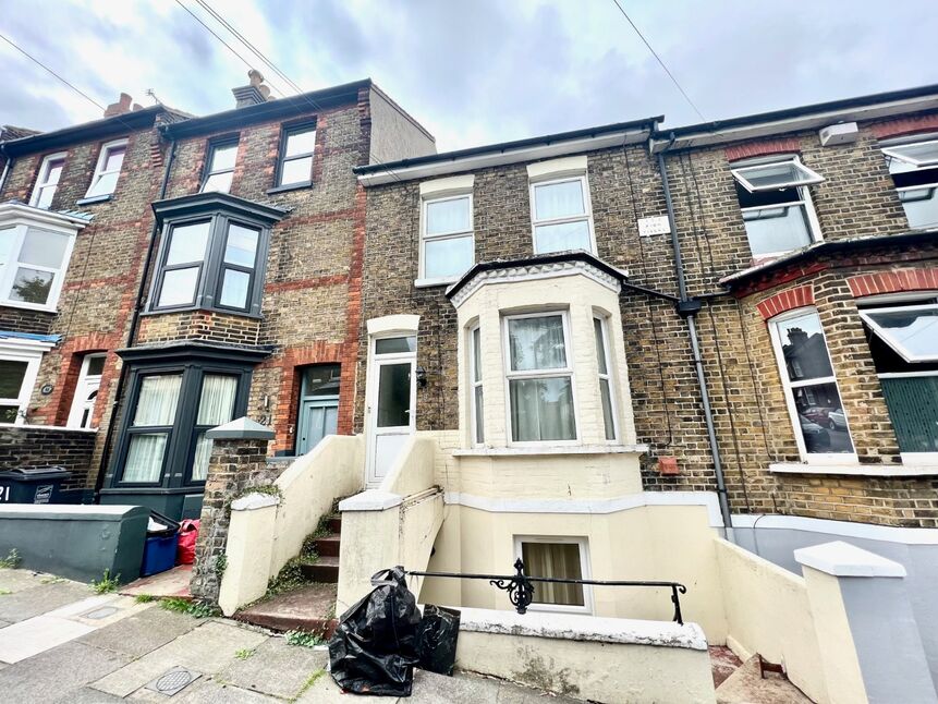 Main image of 1 bedroom  Flat to rent, Basement Flat, 19 Thanet Road, Ramsgate, Kent, CT11