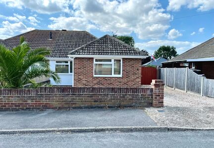 2 bedroom Semi Detached Bungalow to rent