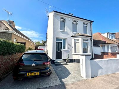 3 bedroom Detached House to rent