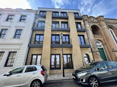 2 bedroom  Flat to rent