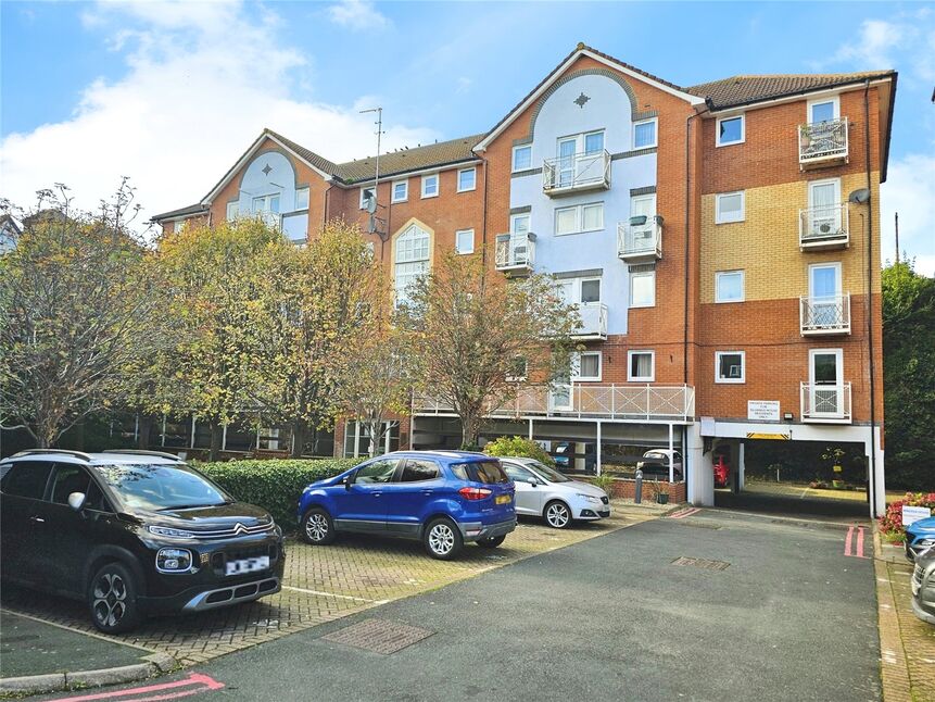 Main image of 1 bedroom  Flat for sale, Fortuna Court, High Street, Kent, CT11