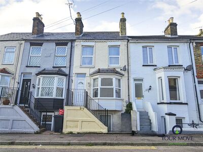 3 bedroom Mid Terrace House for sale