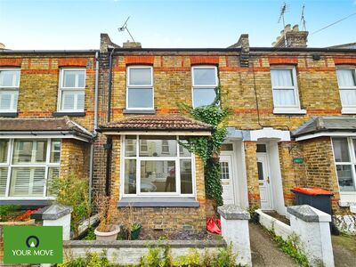 3 bedroom Mid Terrace House for sale