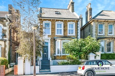 Marlborough Road, 5 bedroom Detached House for sale, £700,000