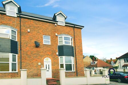 Crescent Road, 2 bedroom  Flat to rent, £900 pcm