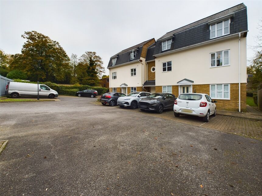 Main image of 1 bedroom  Flat to rent, Gresham Close, Brentwood, Essex, CM14