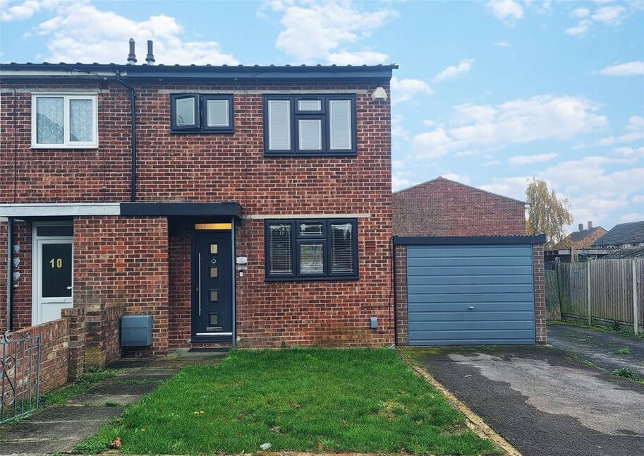 Main image of 3 bedroom Semi Detached House for sale, Oxford Road, Romford, RM3