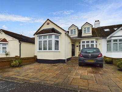 4 bedroom Semi Detached Bungalow to rent