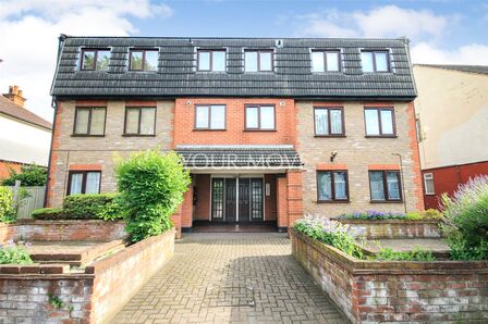 Mawney Road, 1 bedroom  Flat for sale, £210,000