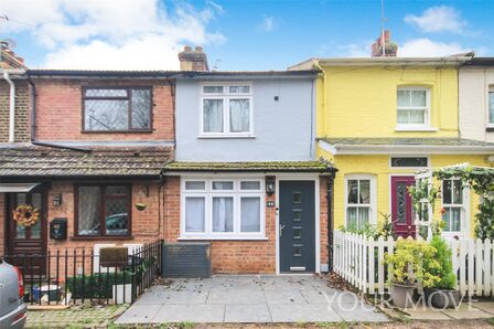 2 bedroom Mid Terrace House for sale