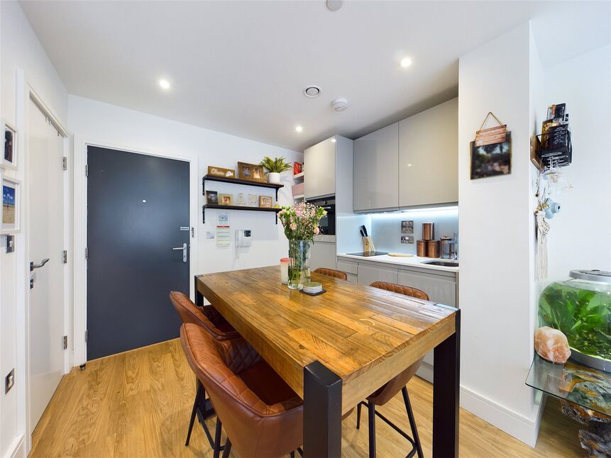 Kitchen / Living Area