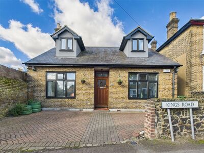 Kings Road, 3 bedroom Detached Bungalow for sale, £600,000