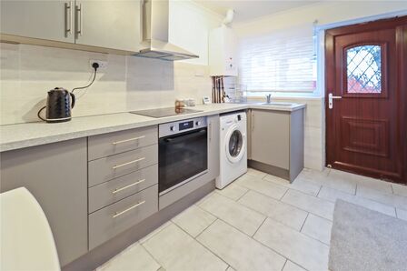 1 bedroom Mid Terrace House for sale